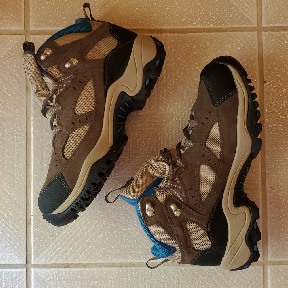 Columbia Hiking Boots size 7.5 brown